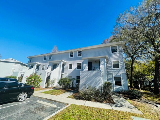 Building Photo - 7149 E Bank Dr