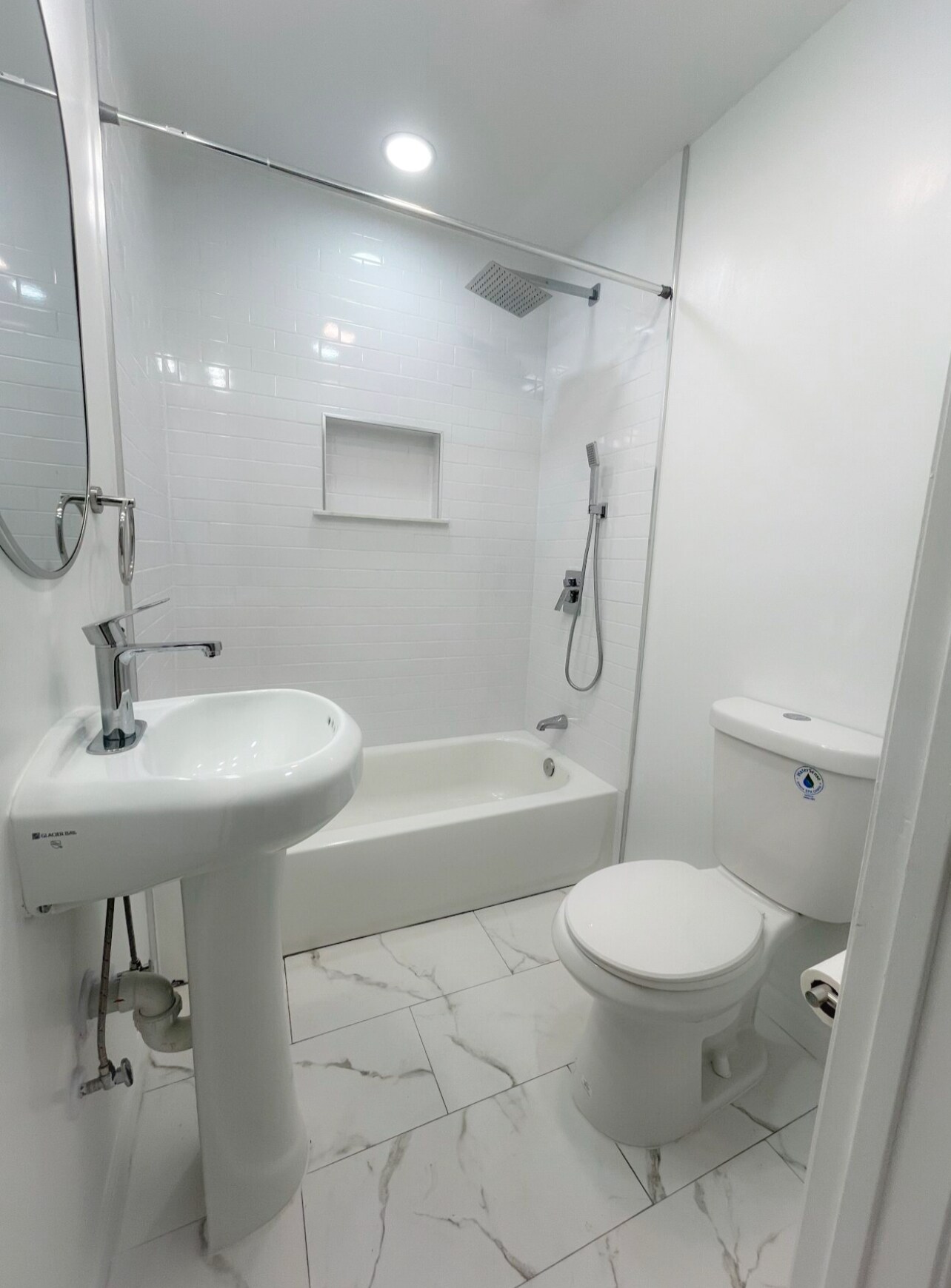 Second Bathroom - 72 James St