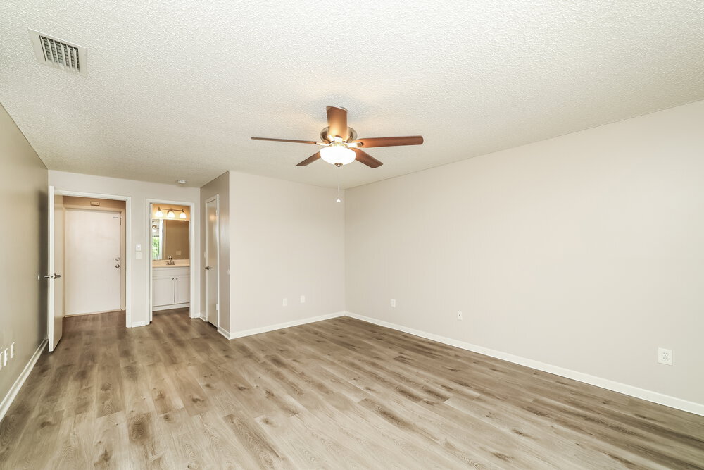 Building Photo - 1828 Craven Dr