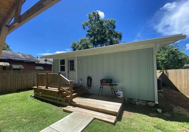 Building Photo - 1106 W Gregory St