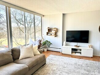 Building Photo - 1409 N Prospect Ave