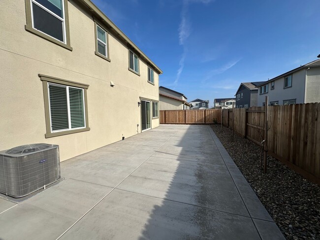 Building Photo - New Build! 4 Bed 3 Bath Home with Solar Included!