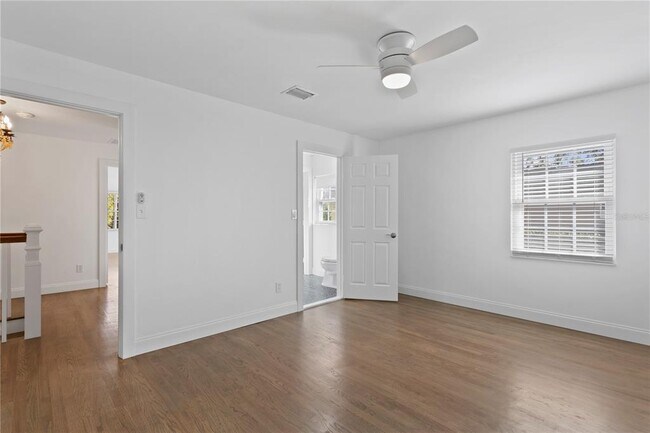 Building Photo - 4704 W Brookwood Dr