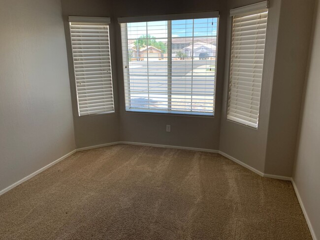 Building Photo - Spacious 3-Bedroom Home with Pool in Beaut...