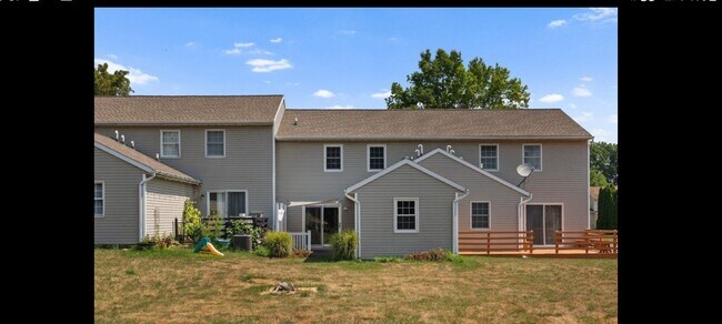 Building Photo - 462 Crosswinds Dr