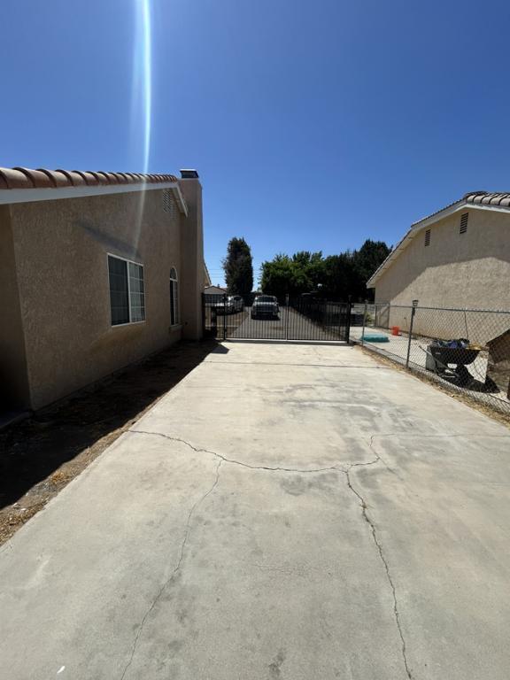 Building Photo - 17530 Aspen St