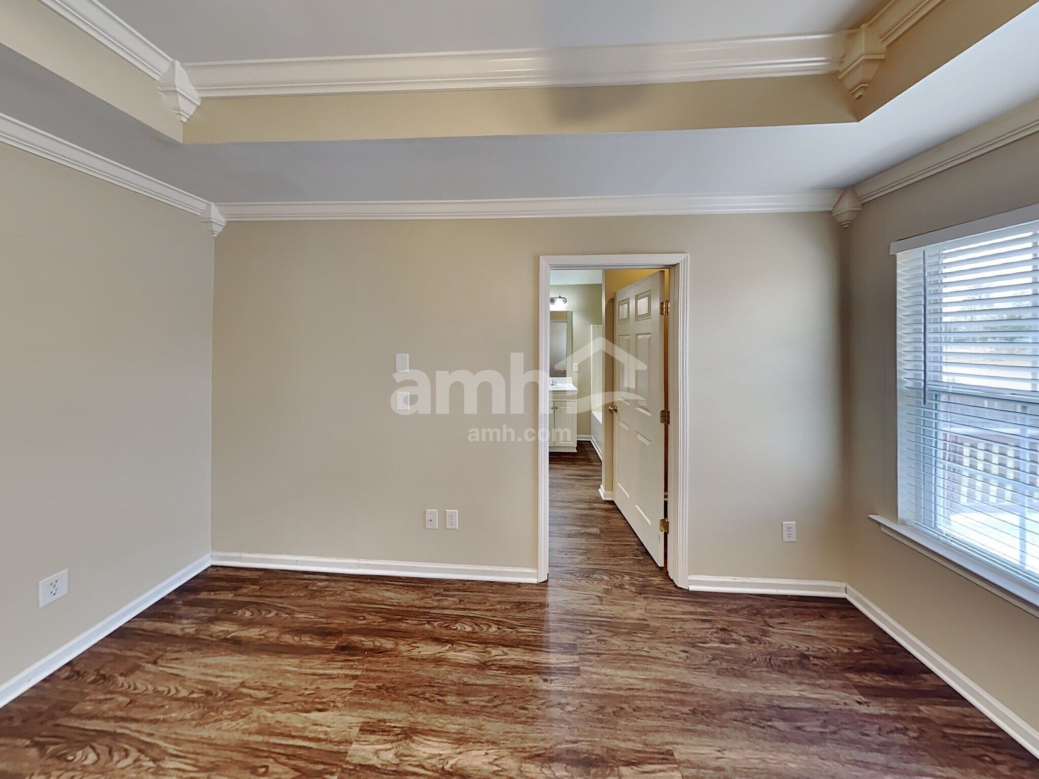 Building Photo - 1005 Matheus Dr