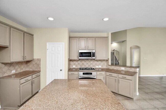 Building Photo - 6315 Bain Dr