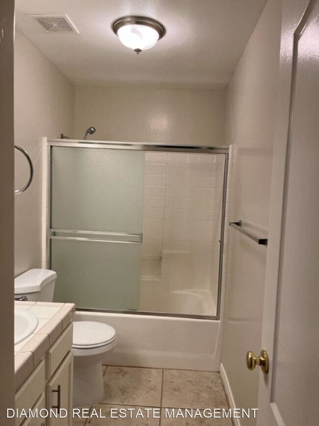 Building Photo - 3 br, 2 bath House - 300 SHERMAN PEAK DR.