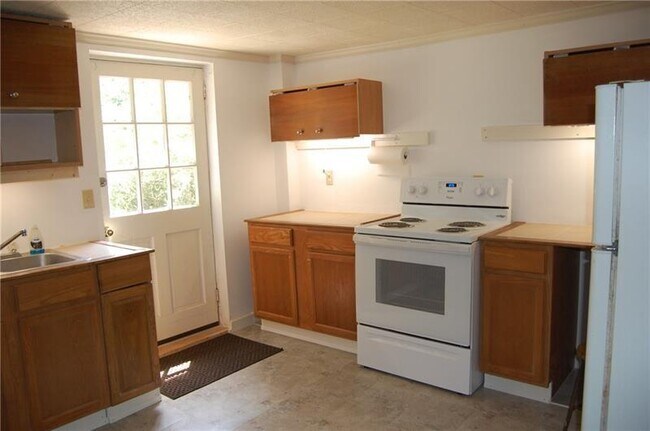 Building Photo - 649 Kenilworth Cir