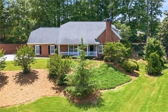 Building Photo - 1390 Tennis Ct Pl