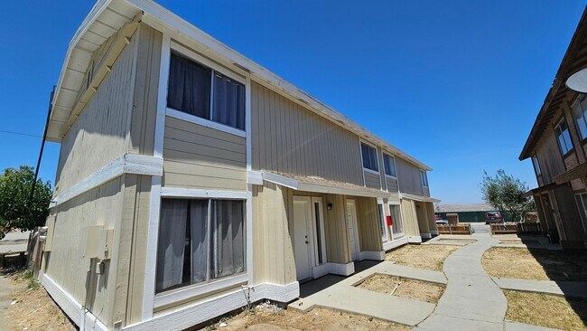 Building Photo - 209 W Ash St