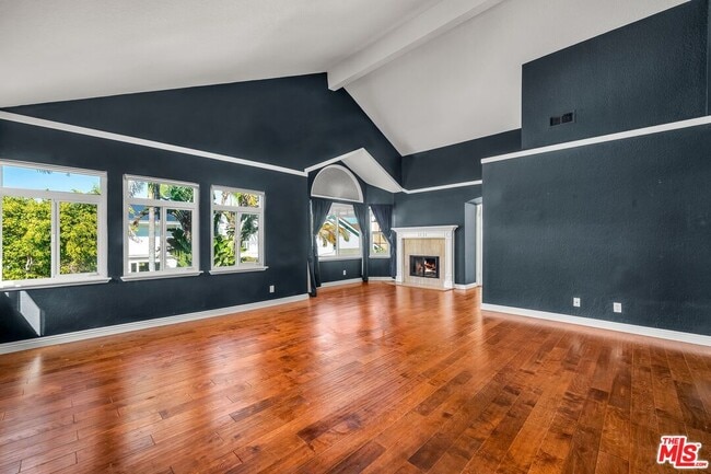 Building Photo - 7513 W 83rd St