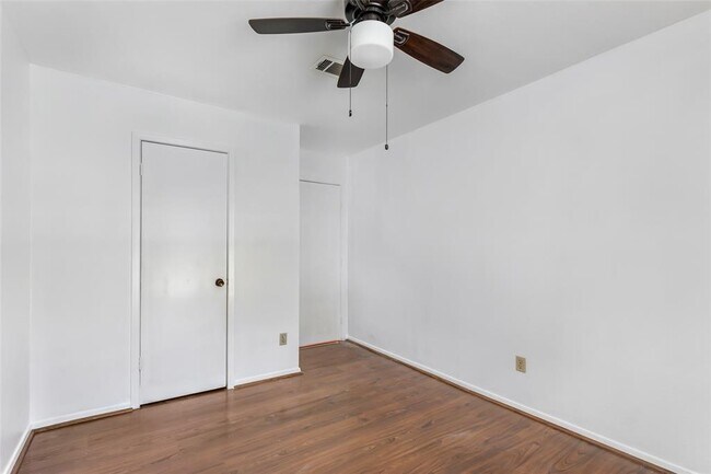 Building Photo - 5869 Sampley Way
