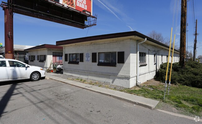 Primary Photo - 1190 S Sheridan Blvd