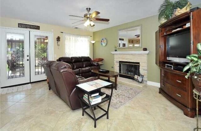 Building Photo - 552 Sipes Cir