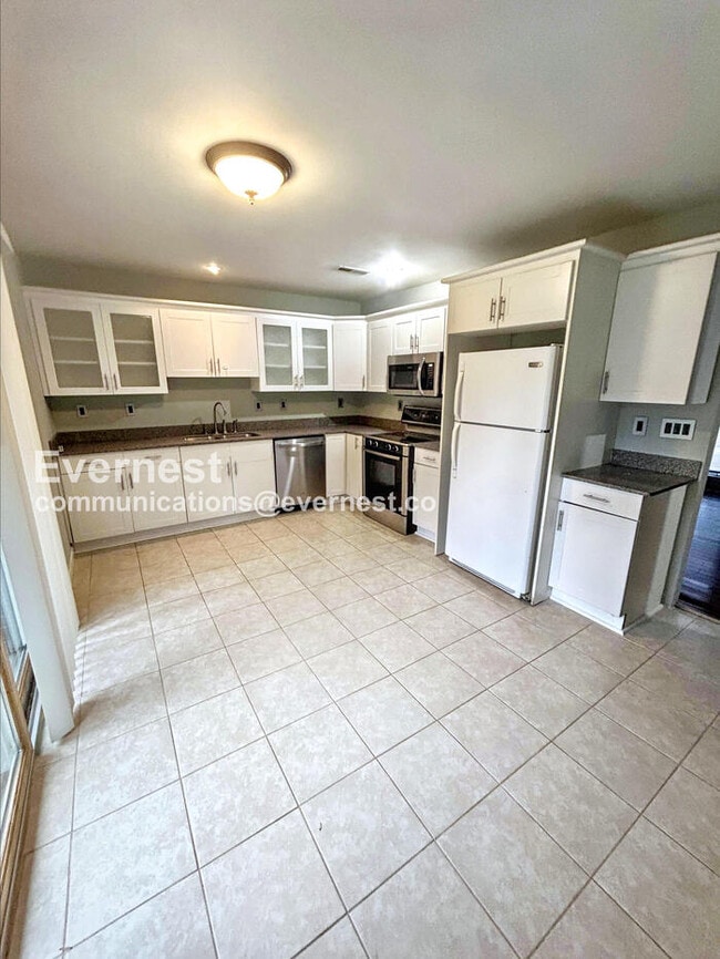 Building Photo - 6712 Magnolia Ct