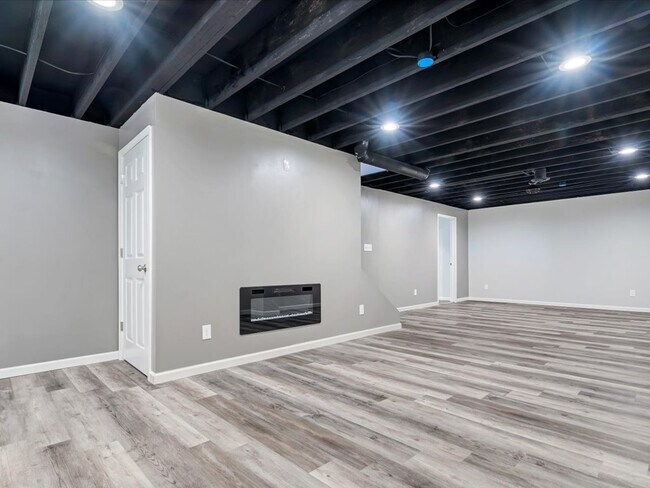 Building Photo - 3334 Simeon Bunker St