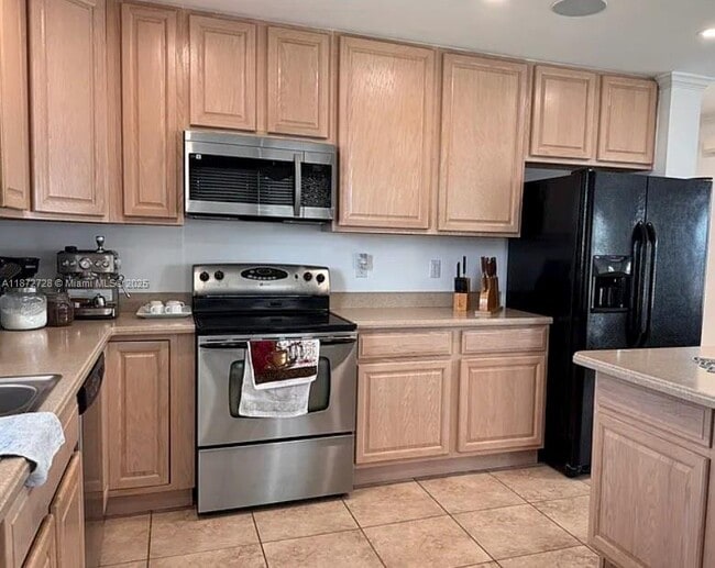 Building Photo - 214 Normandy Dr