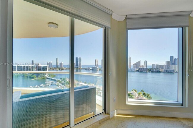 Building Photo - 6000 Island Blvd