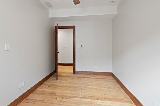 Building Photo - 4834 N Springfield Ave