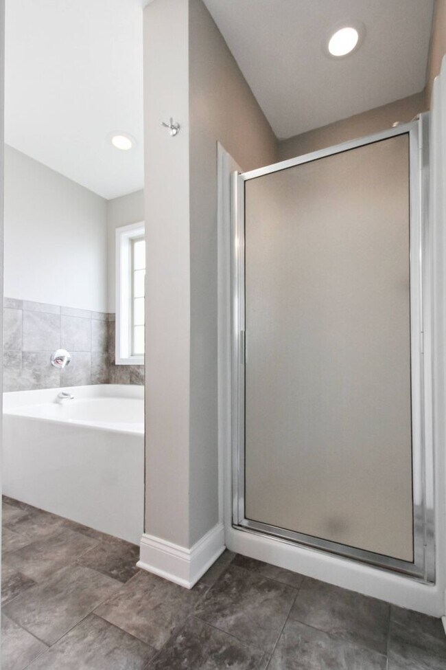 Building Photo - Pet Friendly Four Bedroom with Basement!