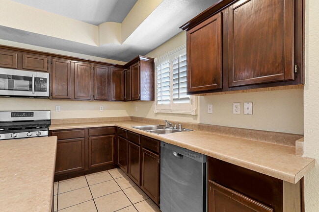 Building Photo - 14180 Robert Ituarte Dr