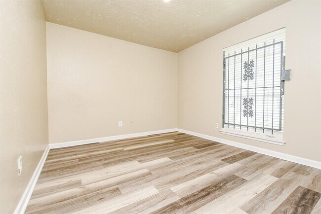 Building Photo - 15222 Morning Dove Dr