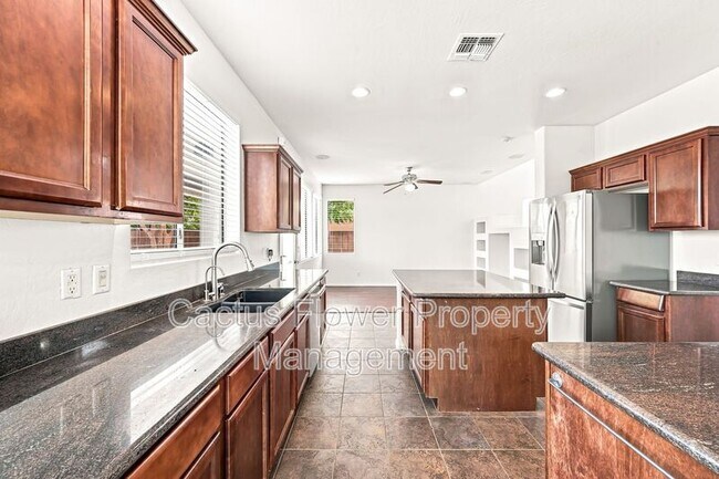 Building Photo - 3628 E Janelle Way
