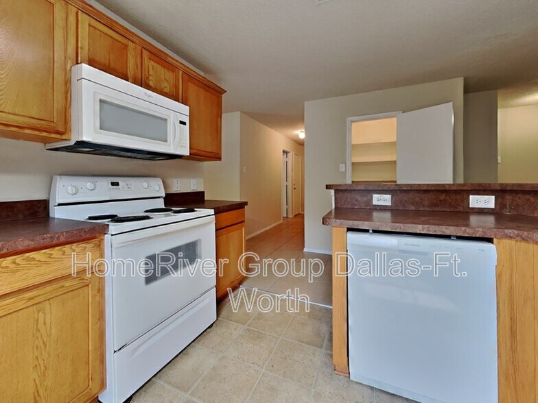 Building Photo - 9916 George Bush Dr