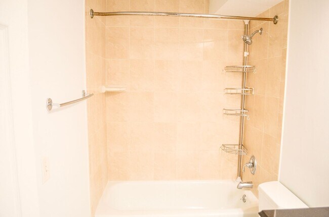 Building Photo - 2508 SW 35th Pl