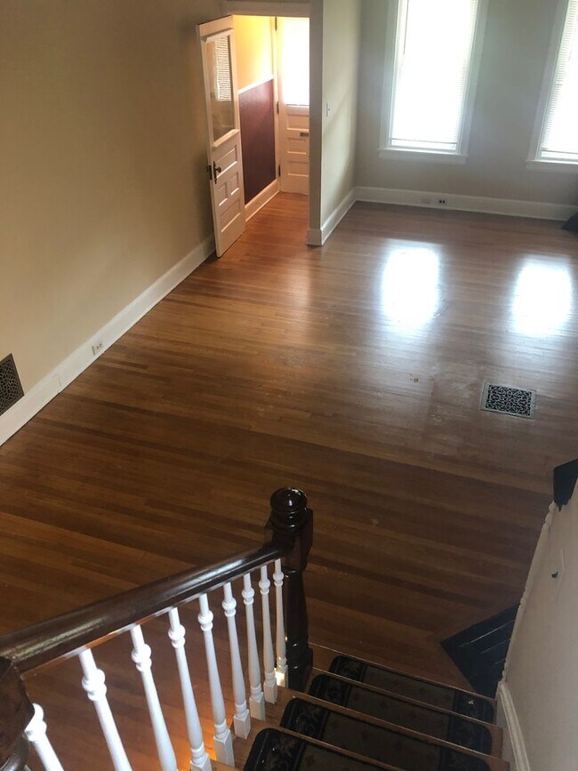 Building Photo - Fabulous 3 bedroom within walking distance to  the Brandywine zoo!