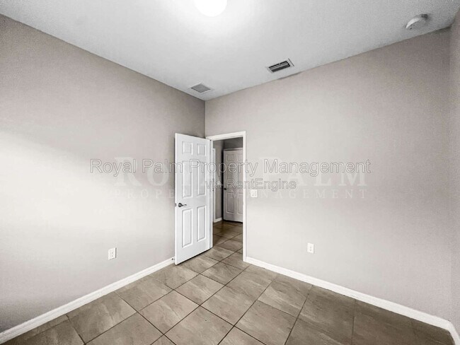 Building Photo - 1322 Trafalgar Pkwy
