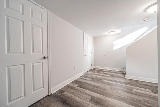 Building Photo - 1435 Dartmouth Ave