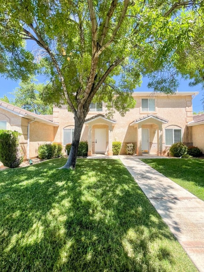 Building Photo - Charming 2 Bedroom Home in Prime Location Near Schools & Shopping