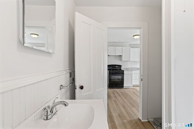 Building Photo - 63 Reynolds St