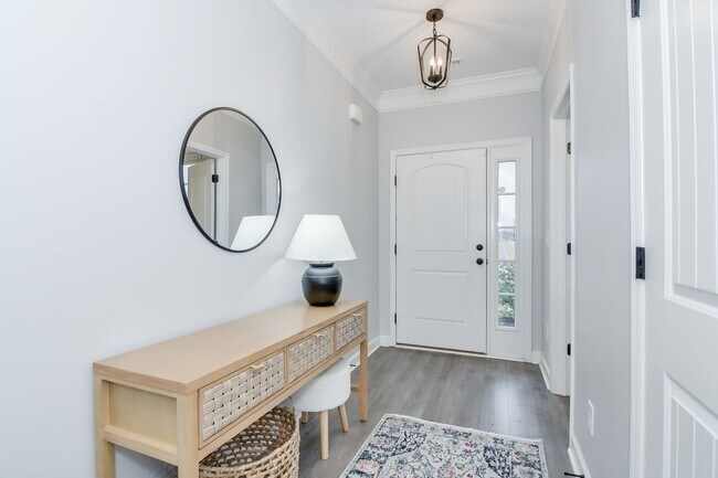 Building Photo - Haynes Station - 4 Bedroom 2.5 Bath