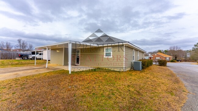 Building Photo - 7039 Stoneybrook Dr