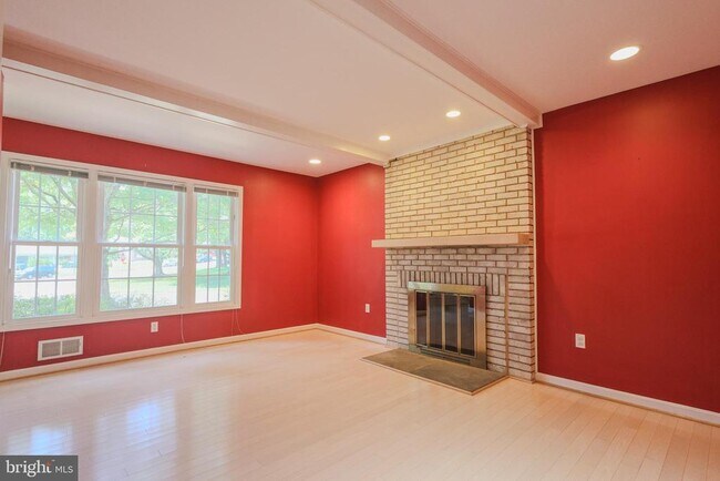 Building Photo - 6431 Brentford Dr