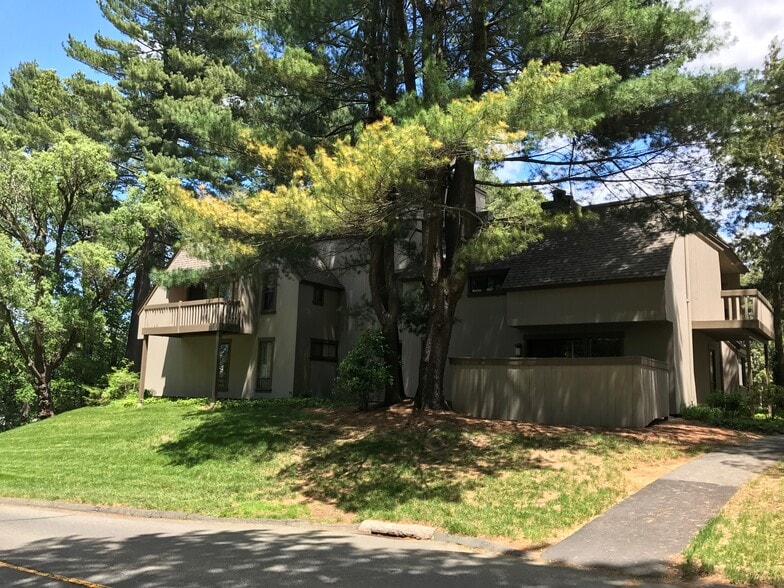 Building Photo - 47 Mallard Dr