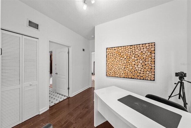 Building Photo - 727 Coral Reef Dr