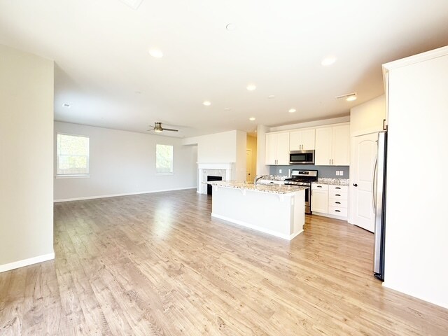 Building Photo - 4314 Andasio Loop SE