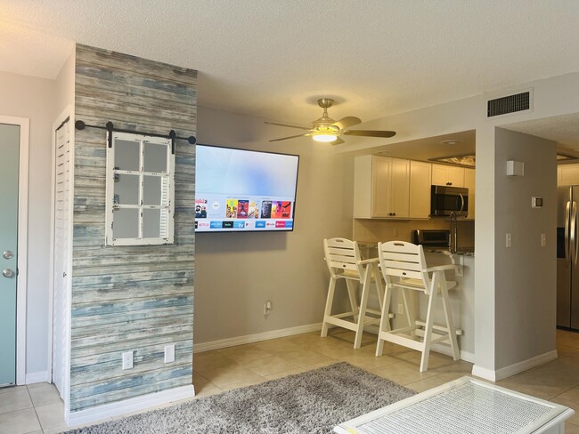 Building Photo - 3142-3153 Sir Hamilton Cir