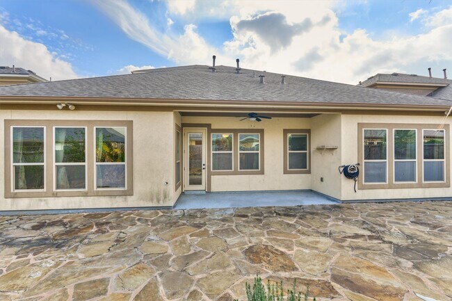 Building Photo - 106 Bella Luce