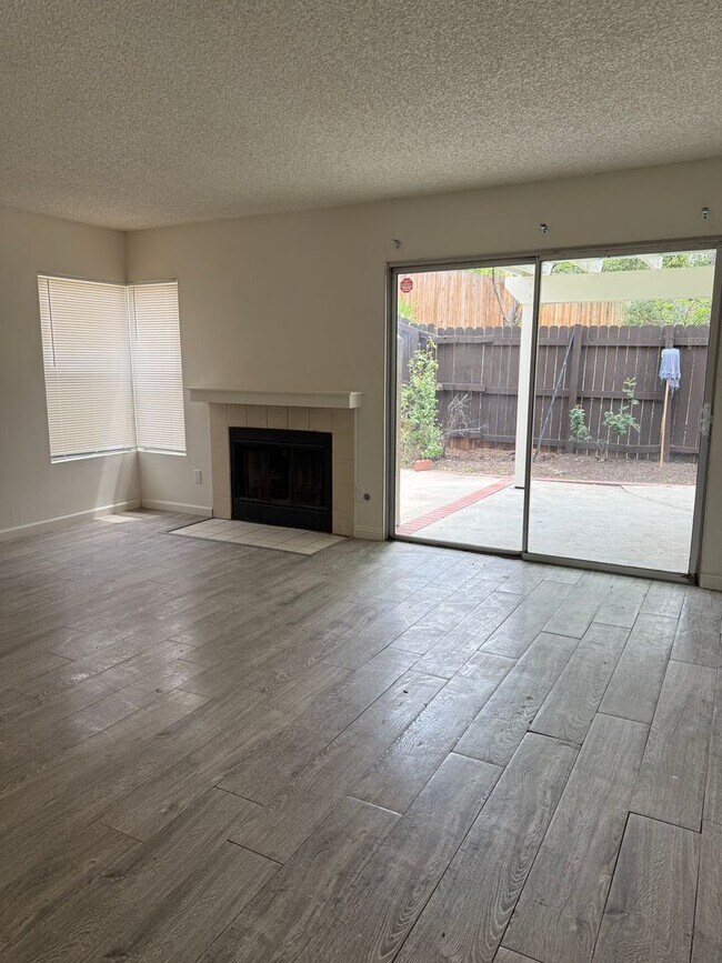 Building Photo - 23797 Lone Pine Dr