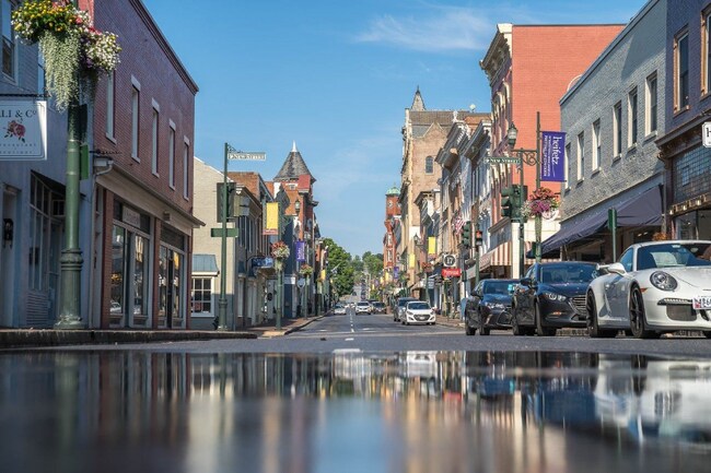 Building Photo - 2 Waverley Green