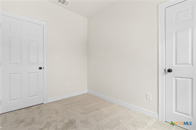 Building Photo - 209 S 18th St