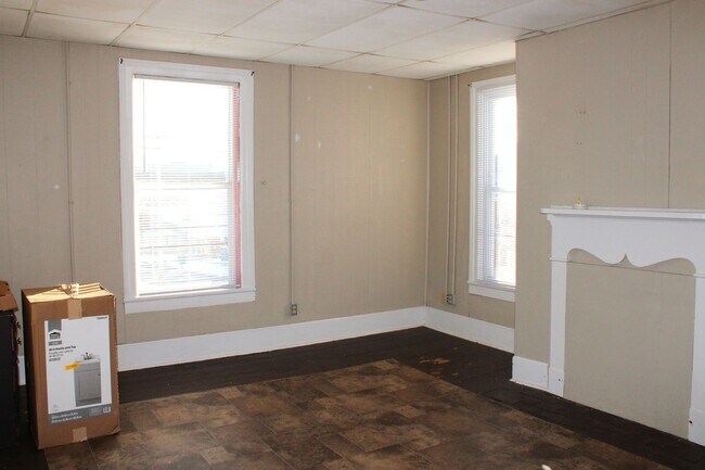 Building Photo - 975 Church St