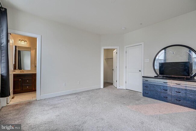 Building Photo - 11129 Reisterstown Rd