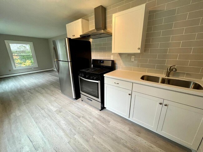 Primary Photo - 112 Sapsucker Woods Rd